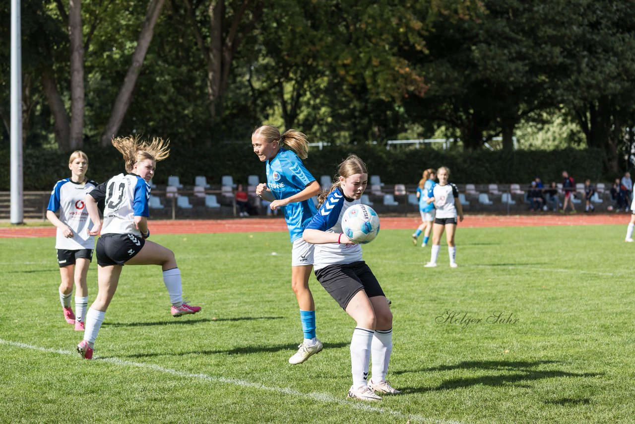 Bild 202 - wBJ VfL Pinneberg - Germania Schnelsen : Ergebnis: 15:1